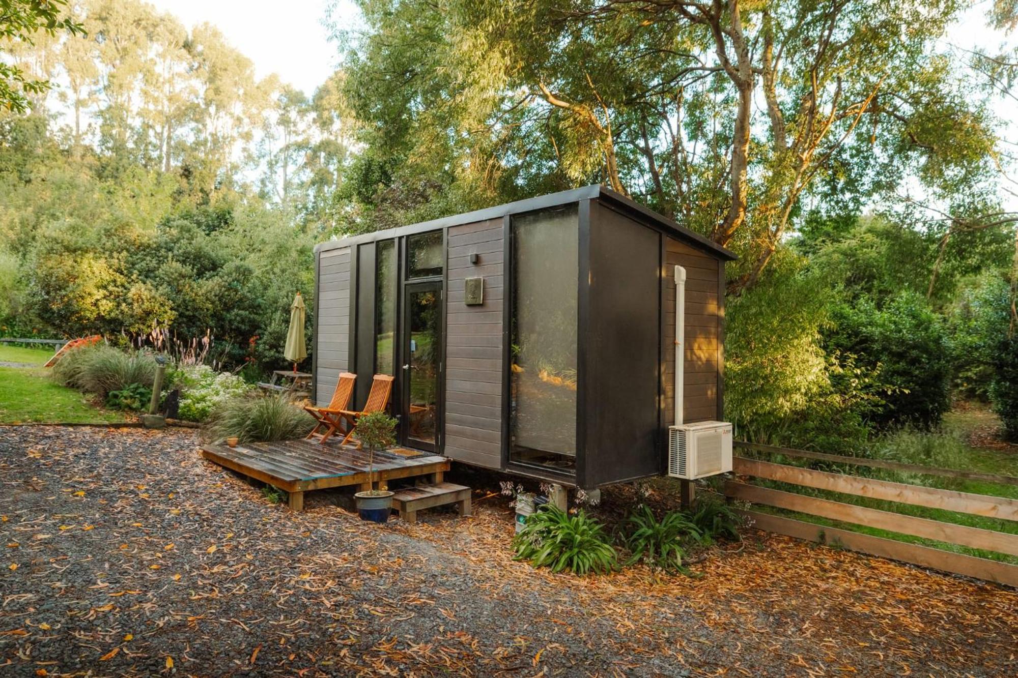 Pekapeka Tiny House By Tiny Away Villa Owaka Екстериор снимка