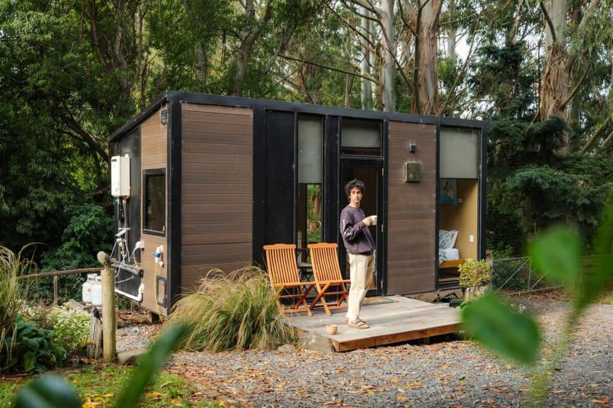 Pekapeka Tiny House By Tiny Away Villa Owaka Екстериор снимка