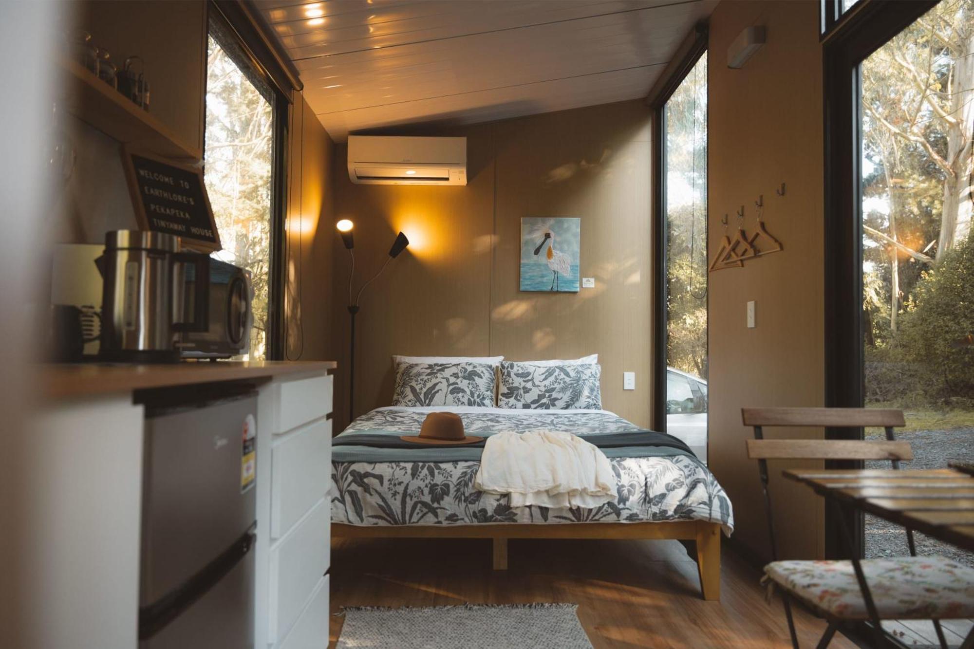 Pekapeka Tiny House By Tiny Away Villa Owaka Екстериор снимка